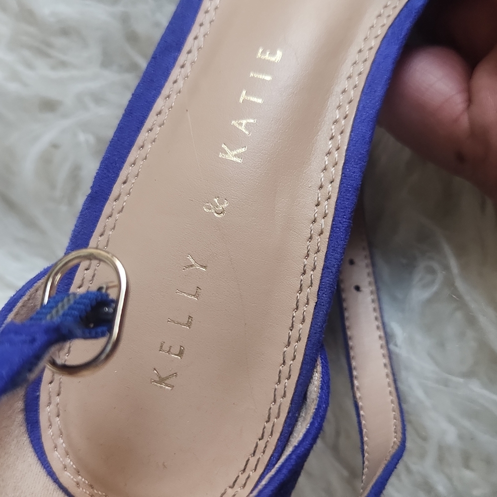 Ladies Heels - Picture 2 of 4